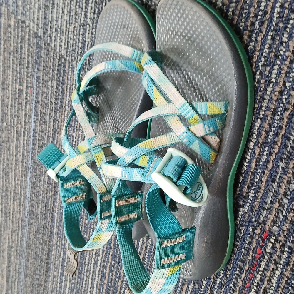 Chaco youth Teal and Gray Sandal Youth size 2 - Picture 2 of 6